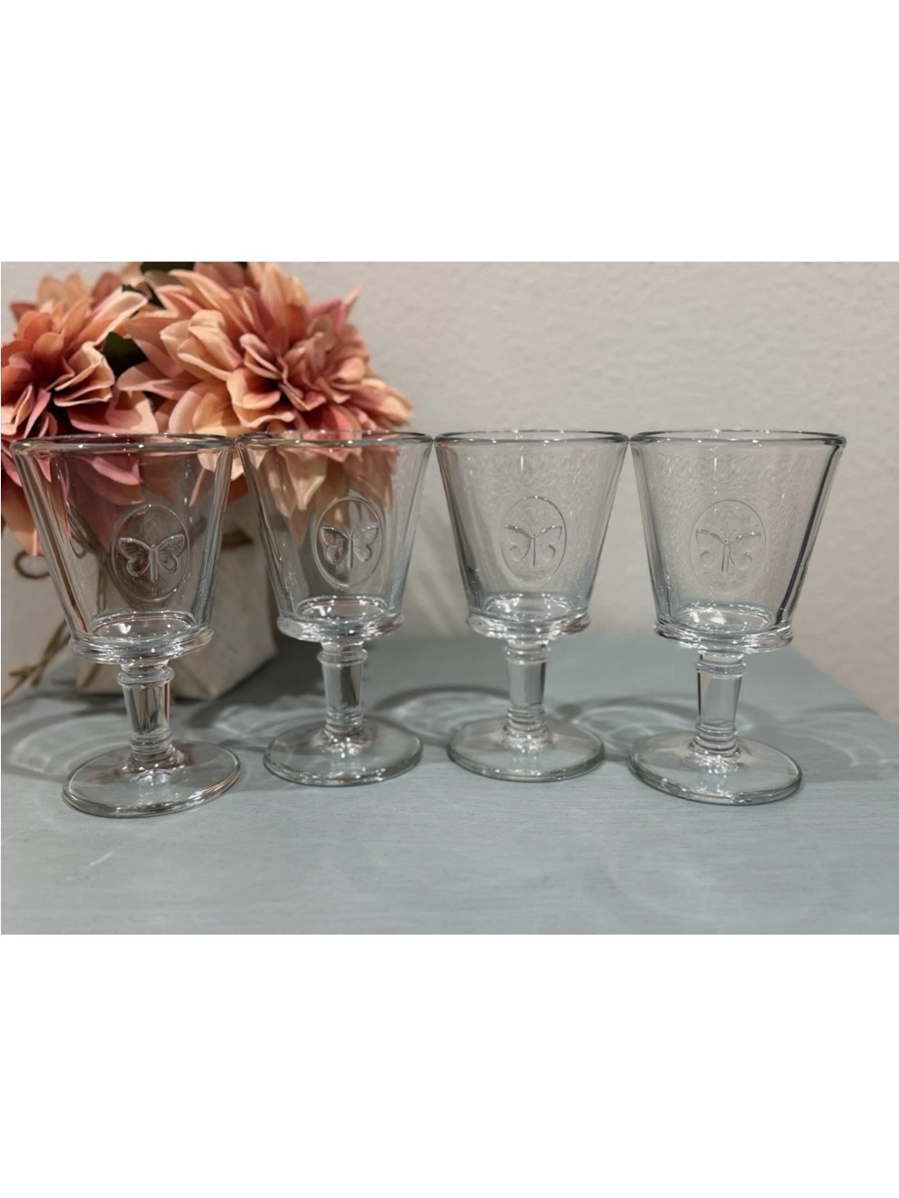 La Rochere Butterfly Wine Glasses Set
4 French Pressed Glass 8.8 oz